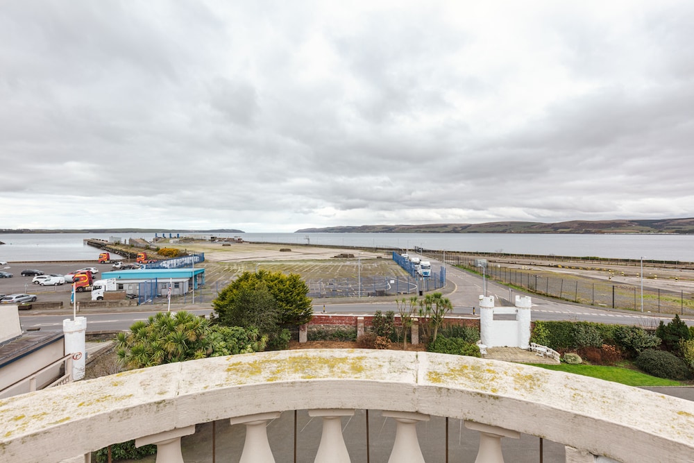 North West Castle Hotel 46/50