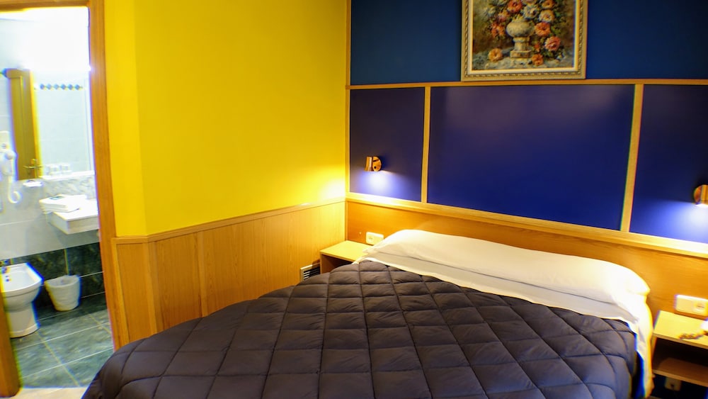 Tripolis Toledo Hostal 23/44