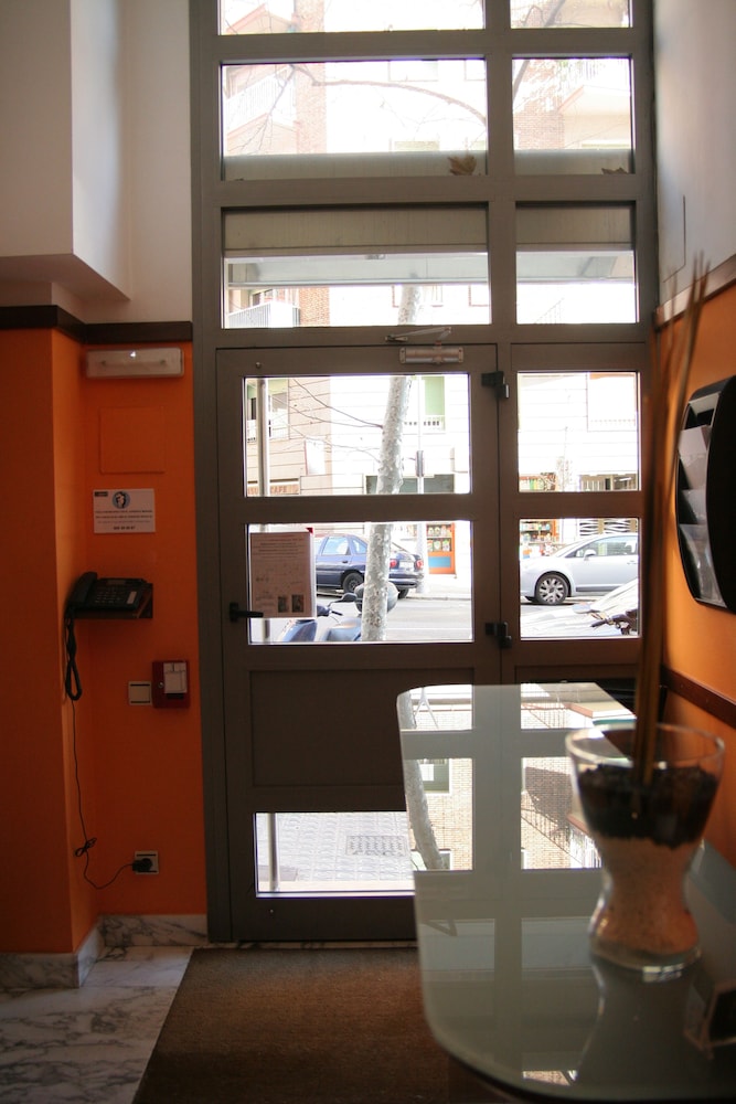APARTAMENTS INDEPENDENCIA 12/19