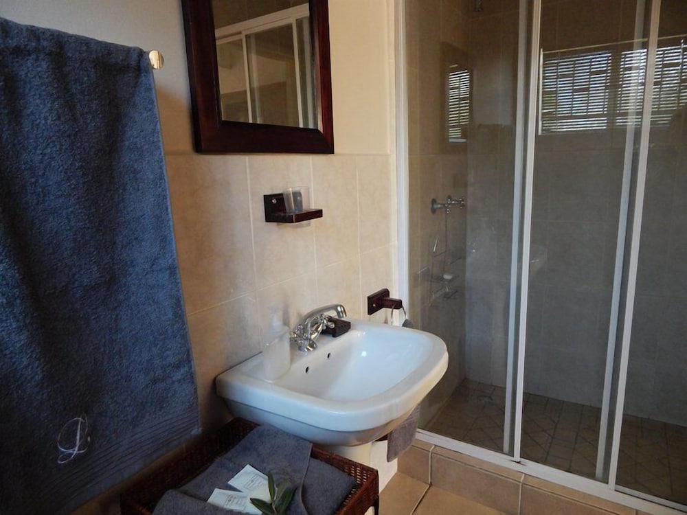 La Paix Guest House 45/49
