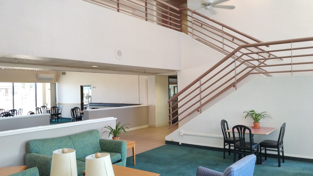 Studio6 Suites Lake Havasu City AZ 18/61