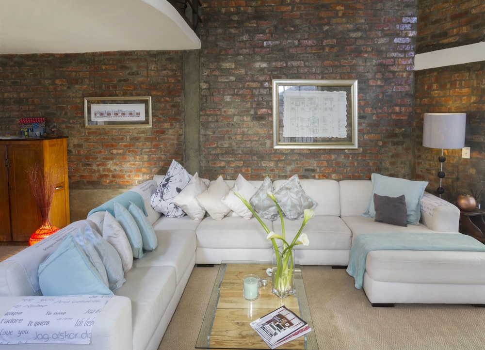 Chic Loft In The Heart Of Cape Town 13/29