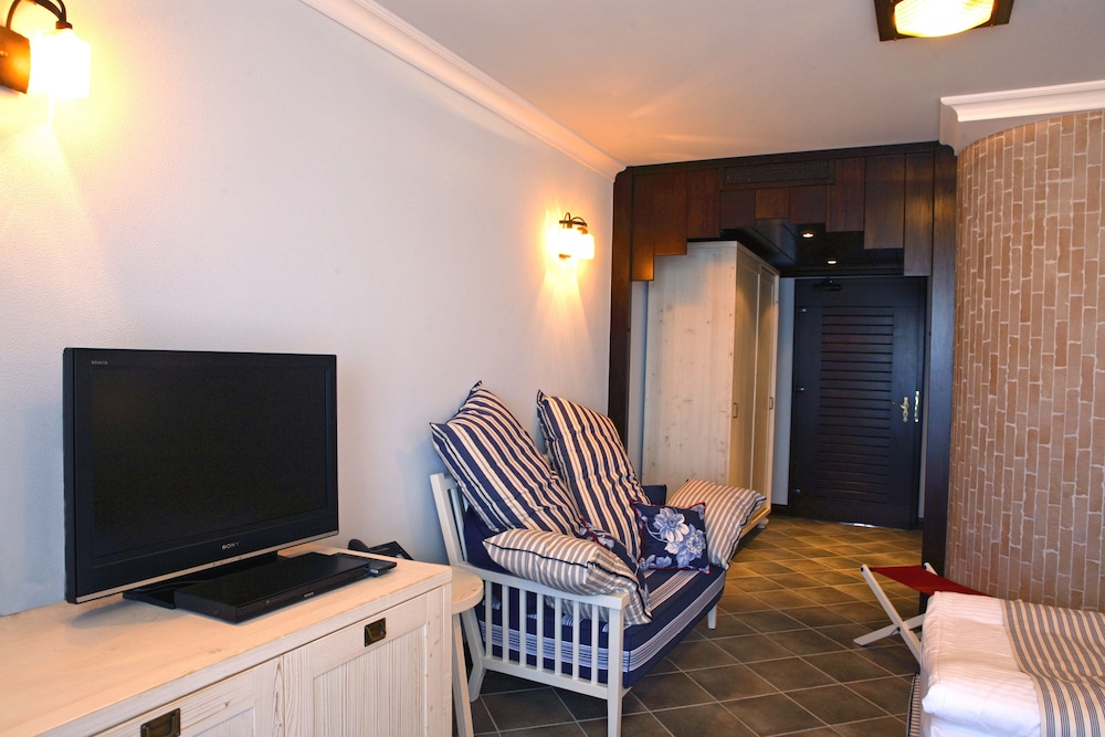 Oasis Resort And Spa 28/50