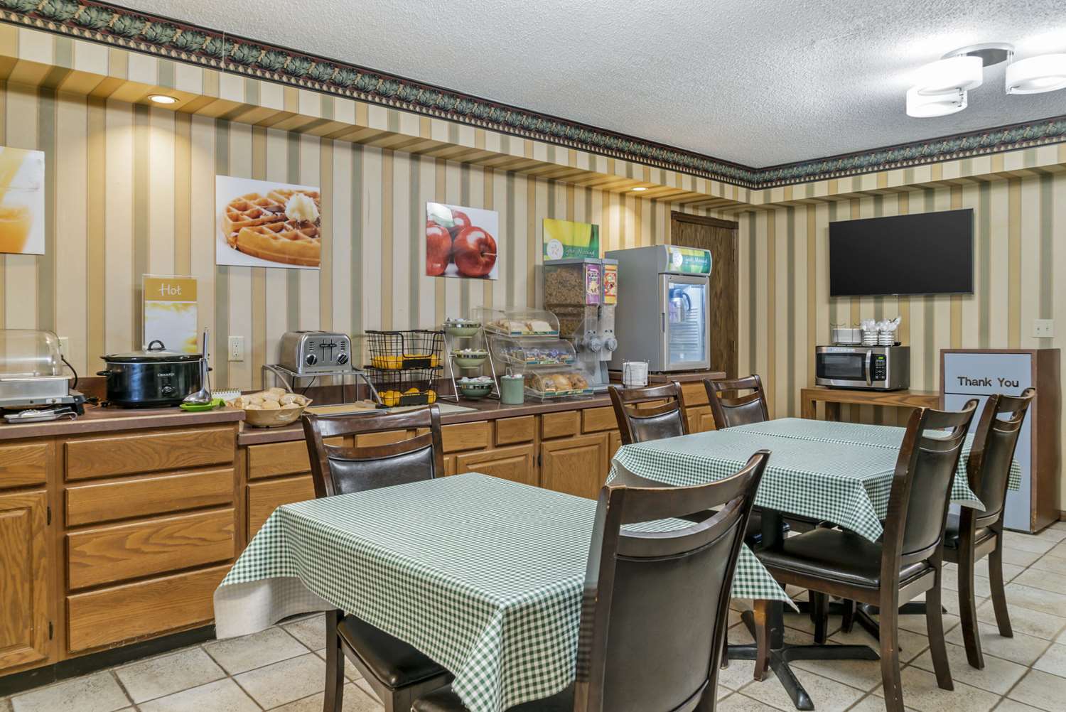 Quality Inn Saint Ignace I-75 11/13