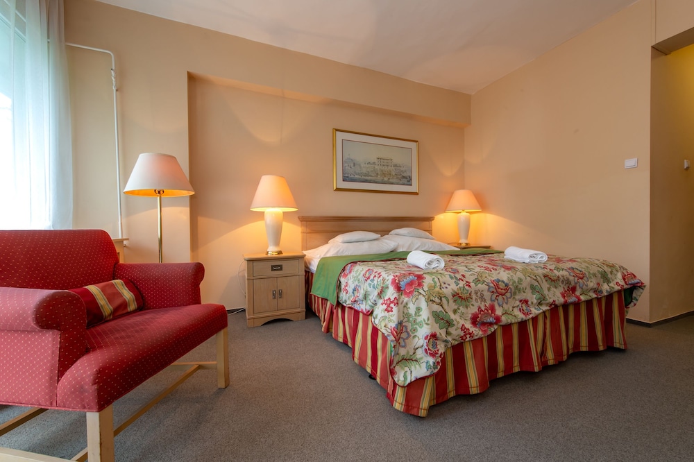 CE Quelle Hotel 14/41