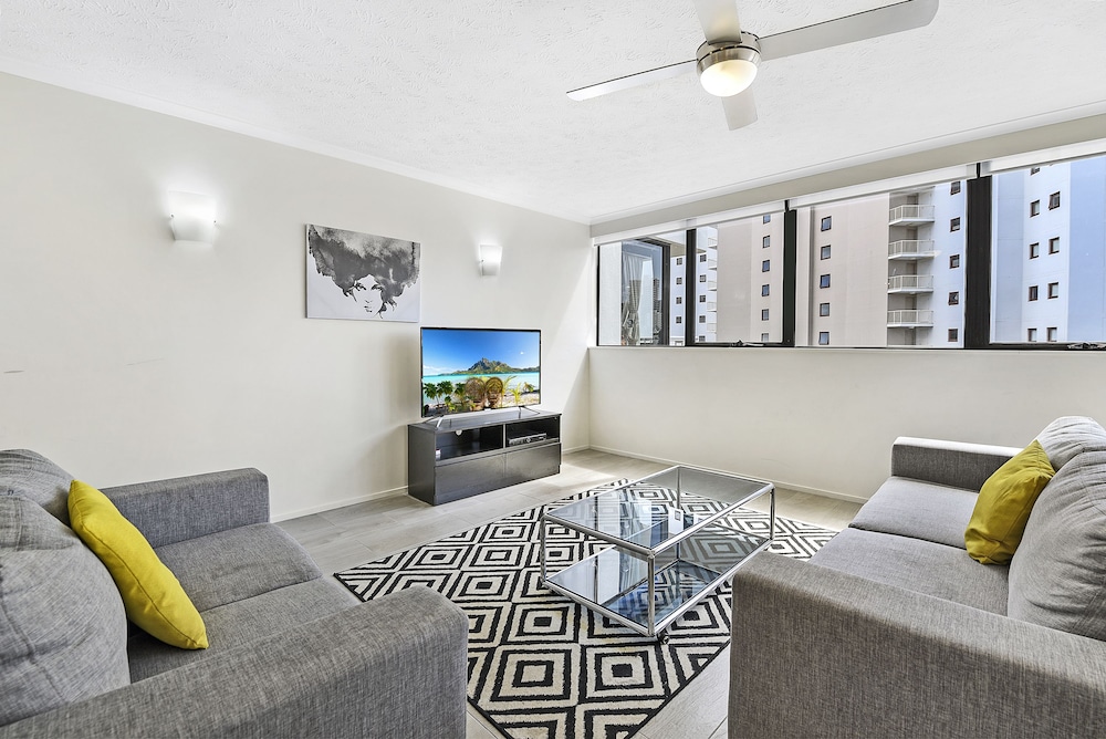 BEST WESTERN BROADBEACH TRAVEL INN APARTMENTS 35/70
