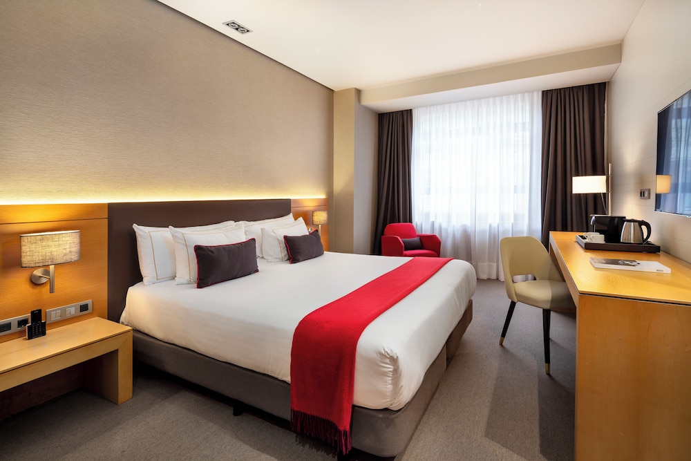 SUPERIOR, DOUBLE BED, CITY VIEW