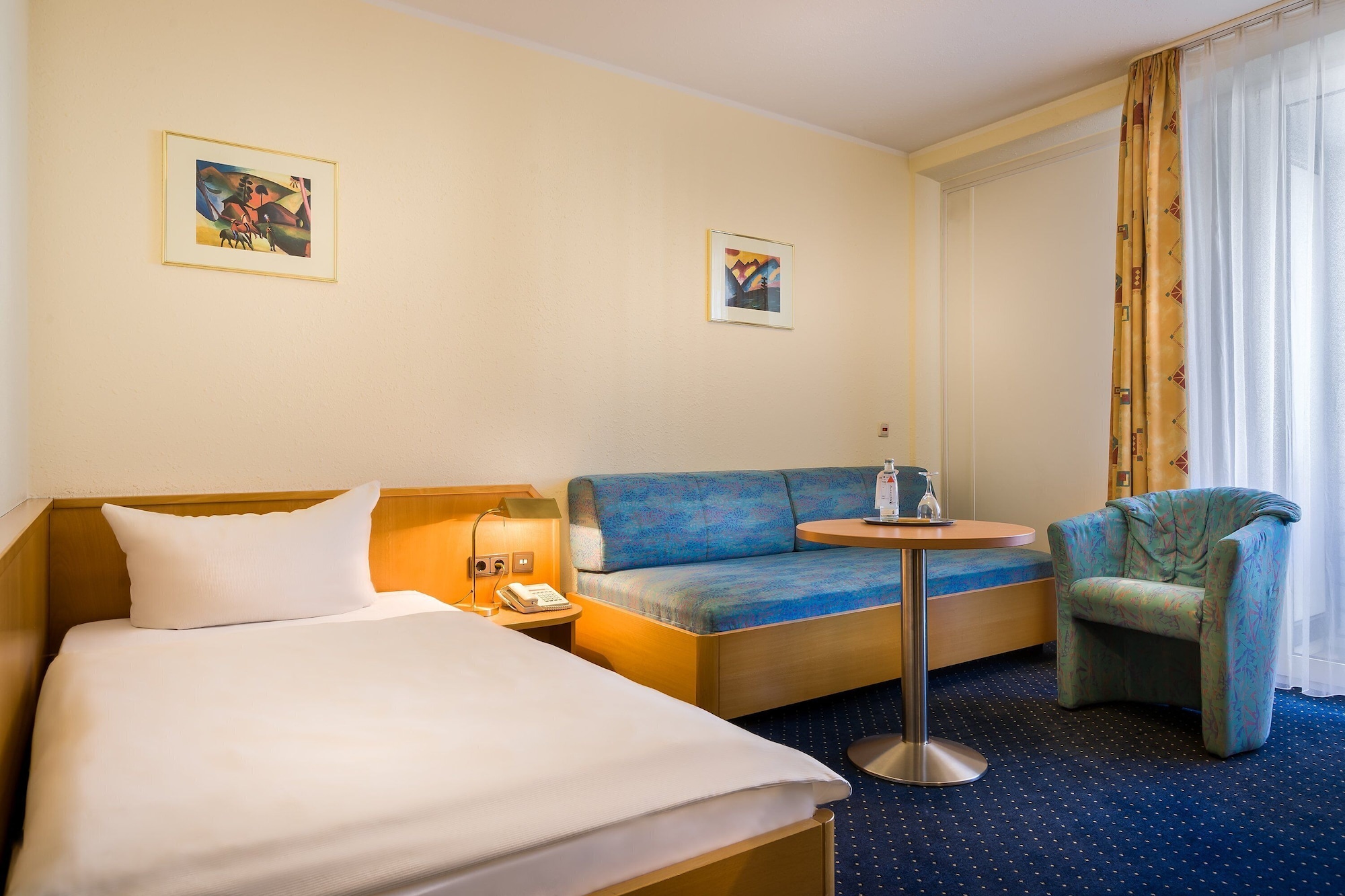 ECONOMY, APARTMENT, SINGLE BED