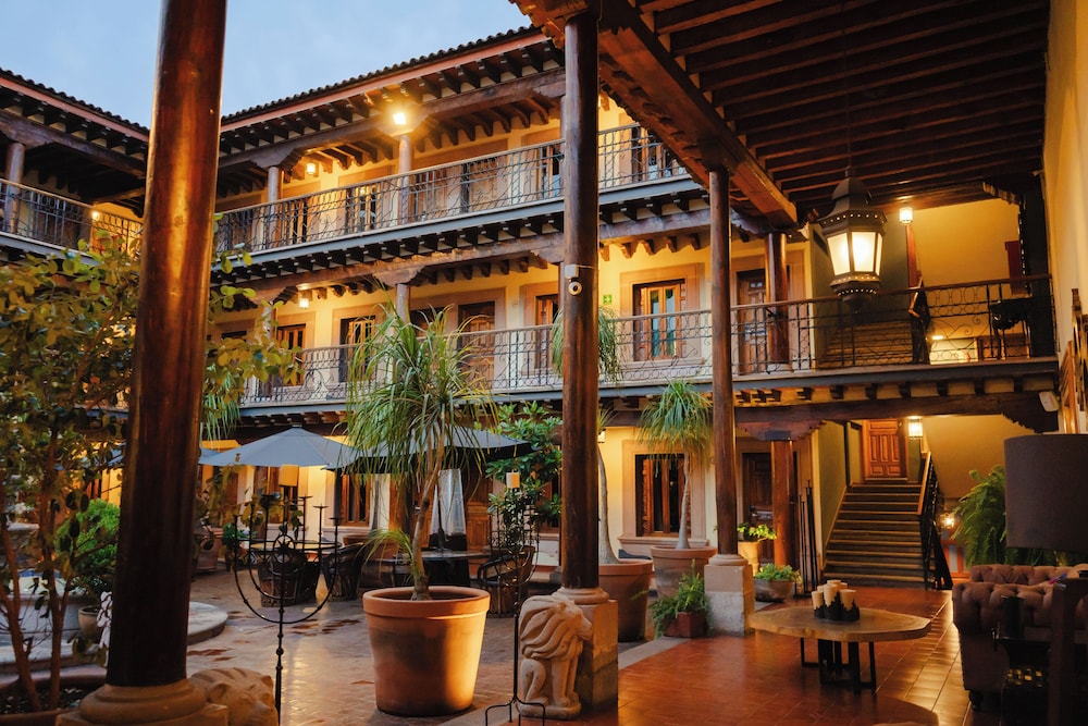 Hotel La Parroquia 4/82