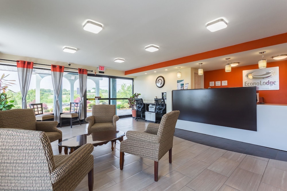 Econo Lodge White Pine Morristown I-81 & I-40 Split 7/37