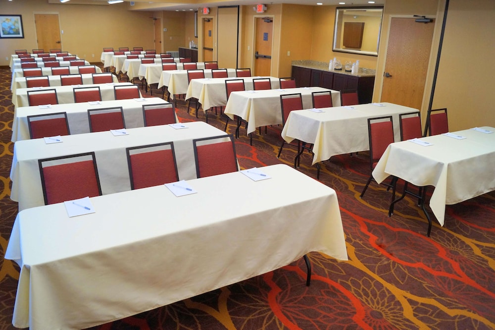 Hampton Inn Altoona 39/40