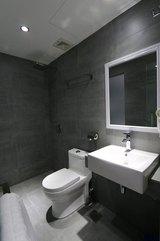 Hotel 99 Sri Petaling @ Bukit Jalil 48/50