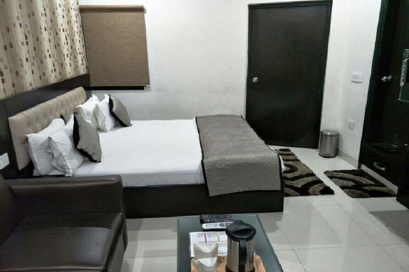 Hotel Mandakini Lush 7/28