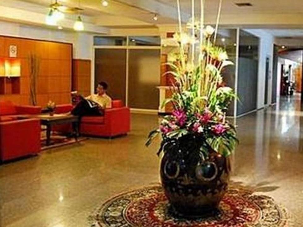 King Royal Garden Inn 25/32