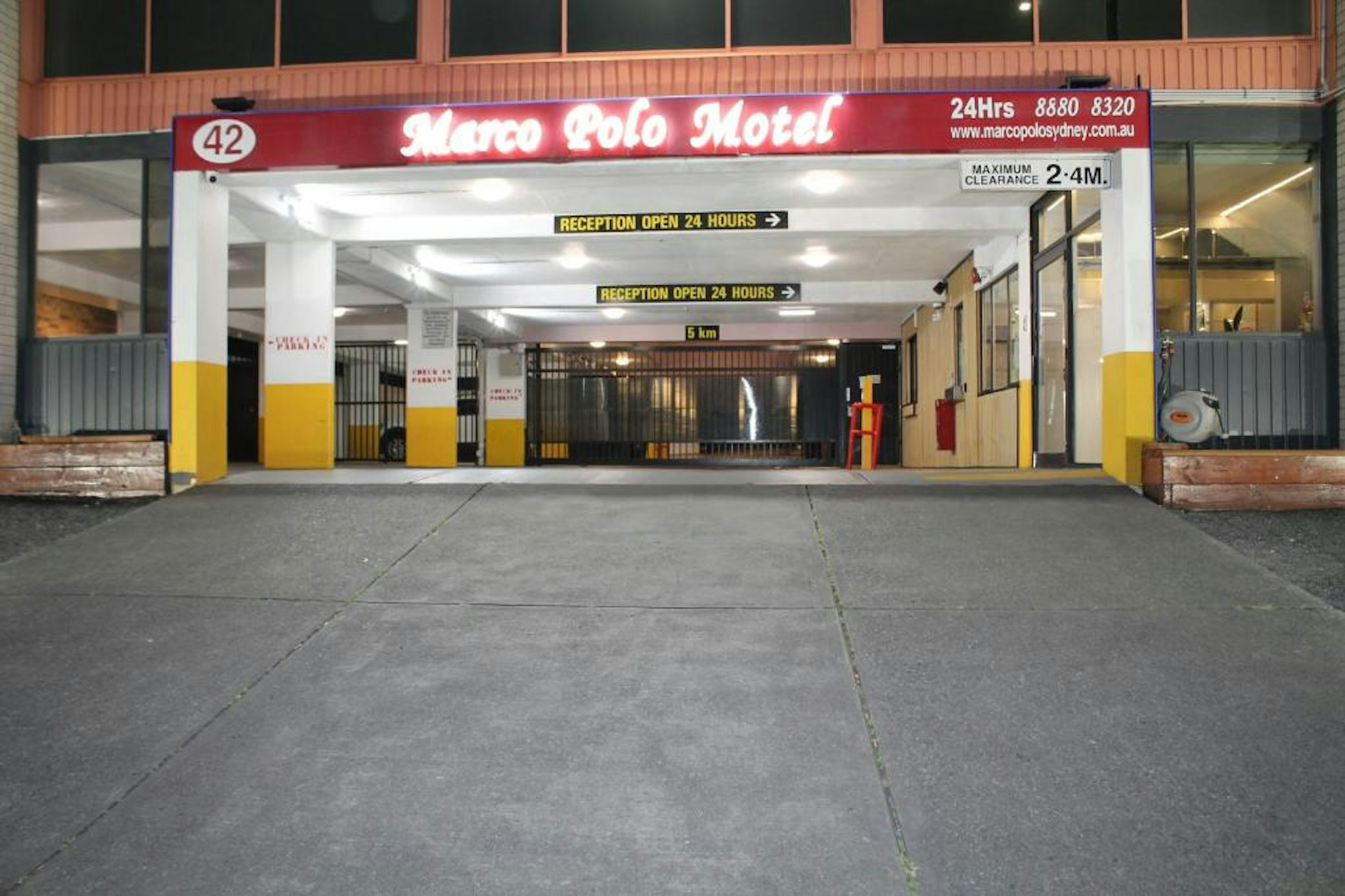 Marco Polo Motor Inn 51/56