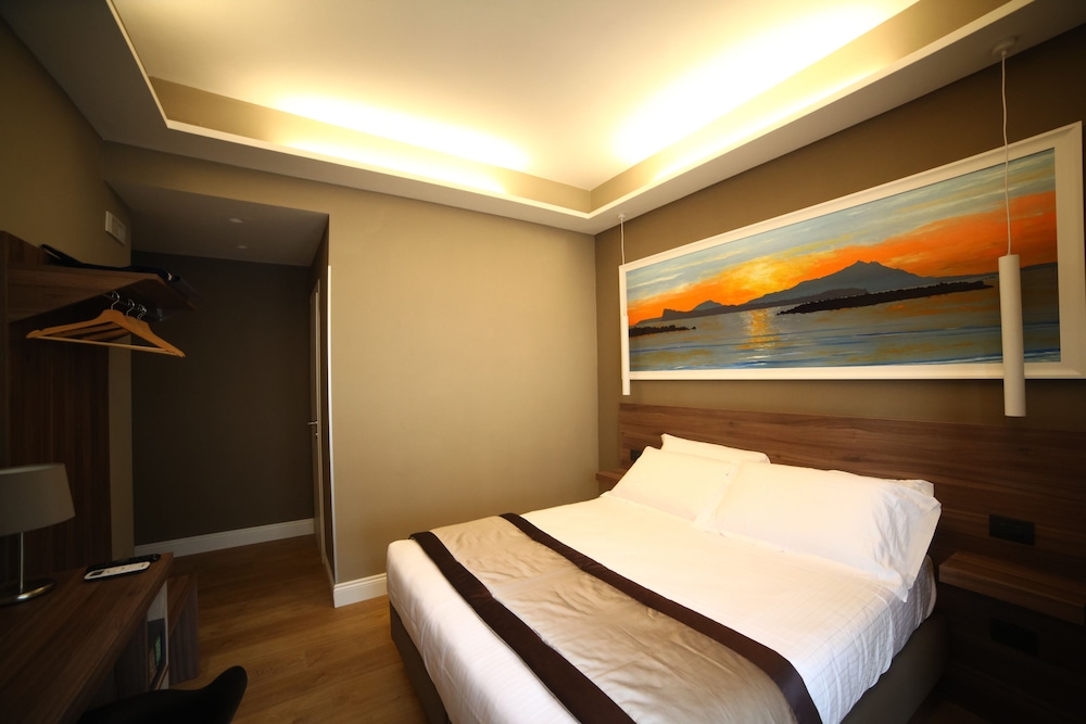 7th Floor Suite 16/50