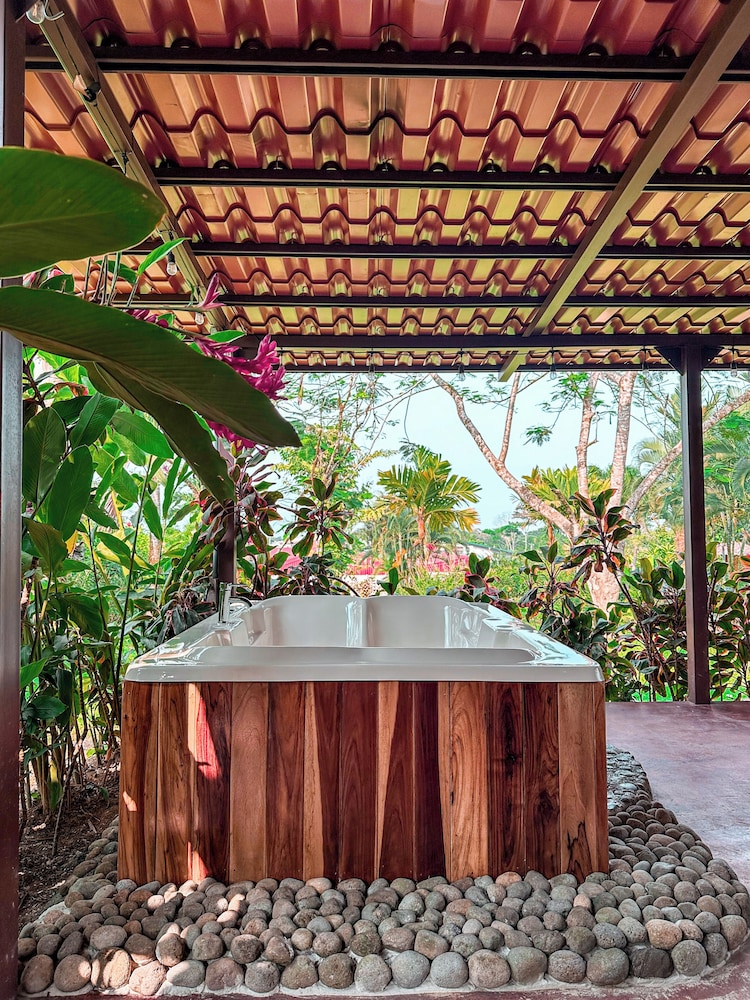 Hotel Rancho Cerro Azul 6/50