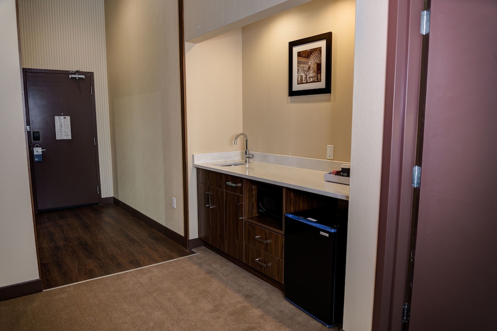 FOUR POINTS BY SHERATON SHERWOOD PARK 13/28