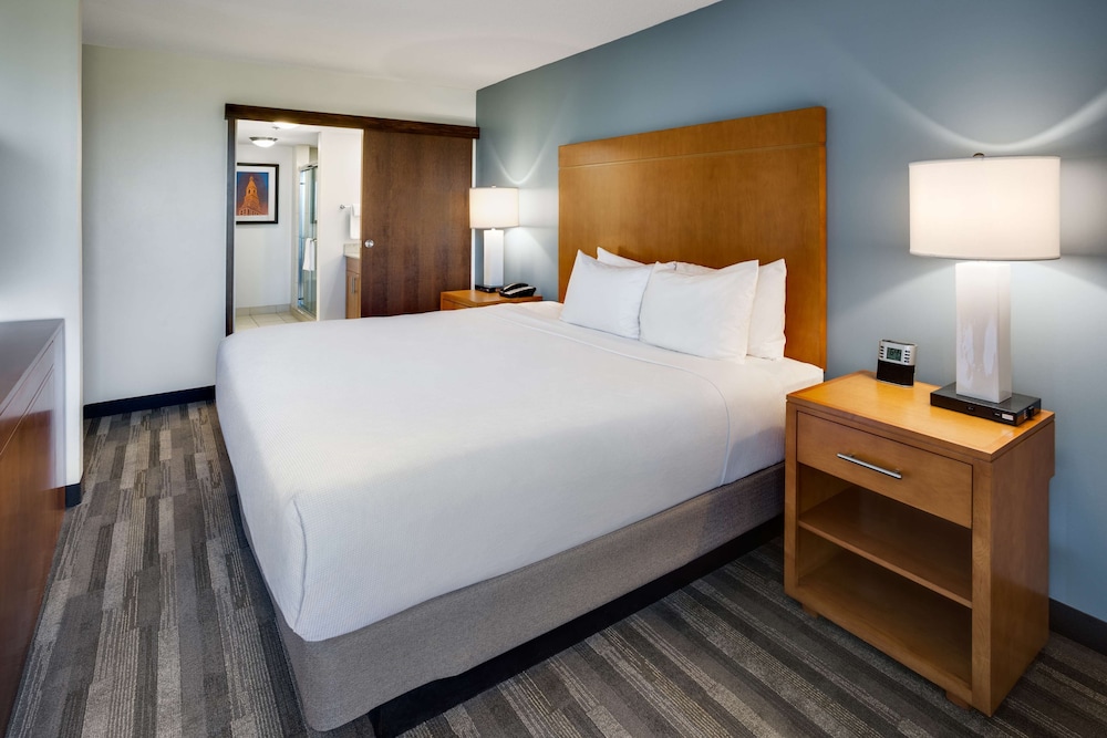 HYATT house Hartford North/Windsor 8/55