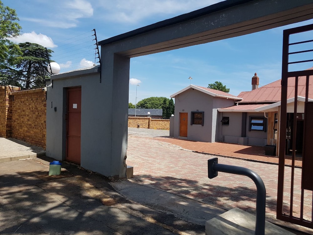 Central Lodge Hotels (ex. Country City Lodge) 19/25