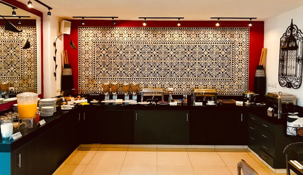 Maria Jose Hotel 6/41