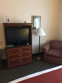 Evergreen Inn And Suites 14/59