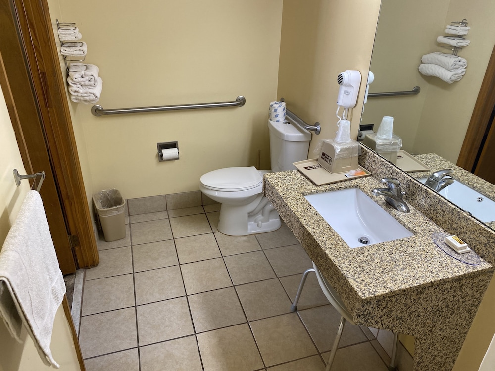 Rodeway Inn Baxley, GA 82/86
