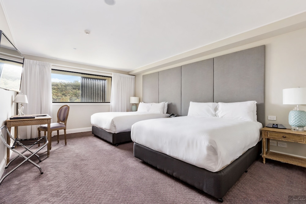 DELUXE, TWIN BEDS