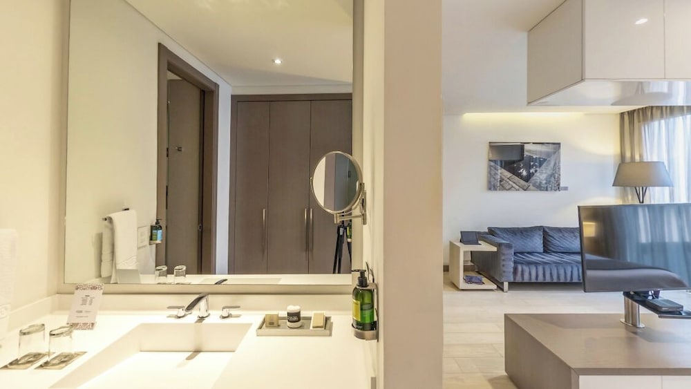 Family Suite, King and Twin Beds, 100 Luxury Suites By Preferred 5/5