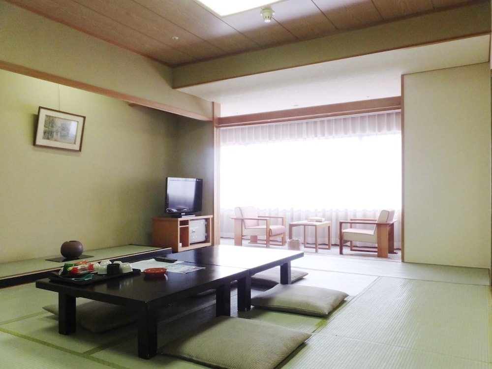 Atami New Fujiya Hotel 59/60