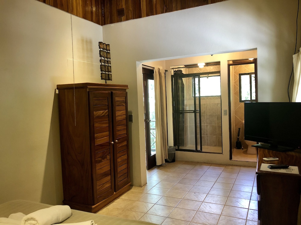 Mango Moon Villa 16/48
