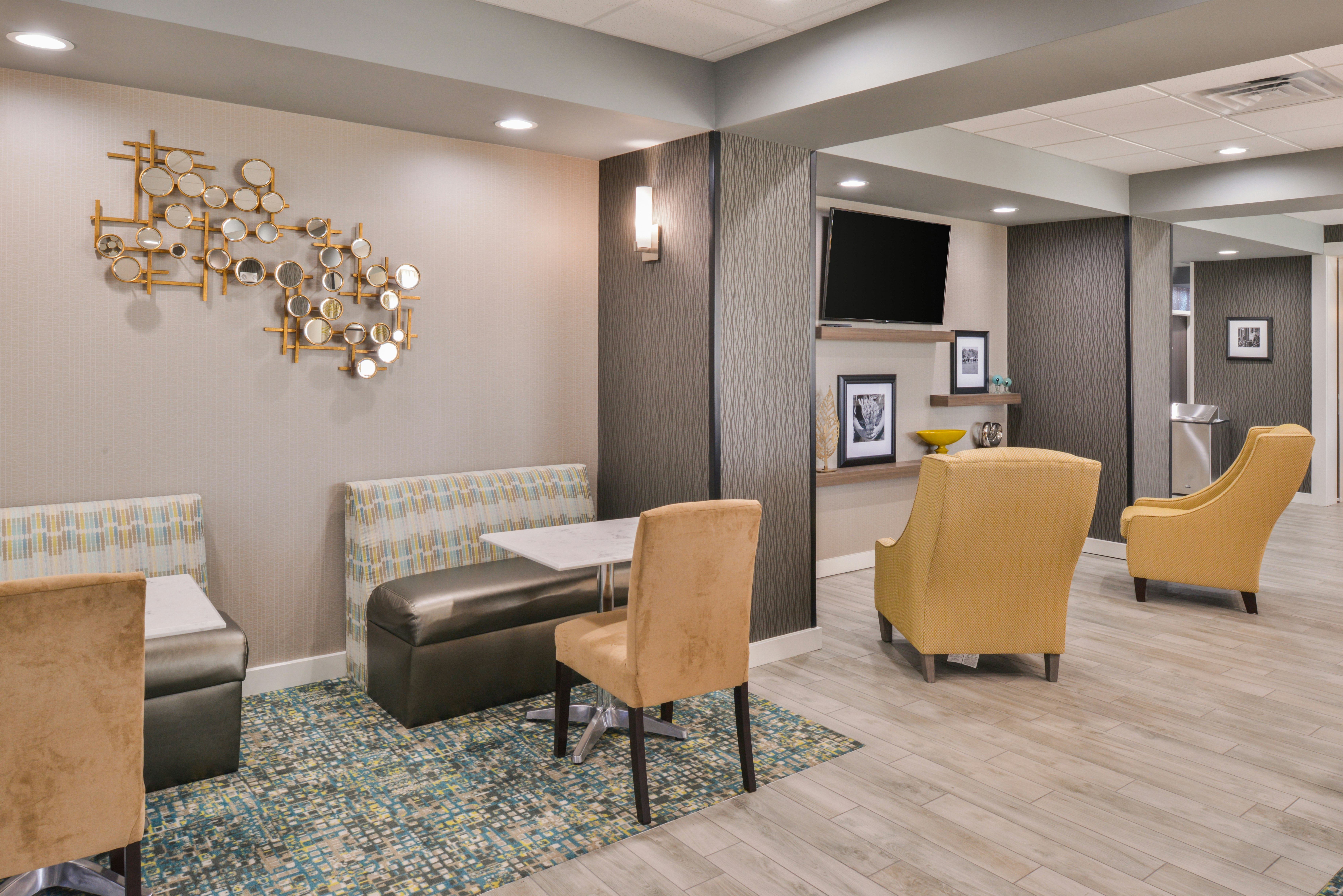 Hampton Inn Emporia Ks 25/27