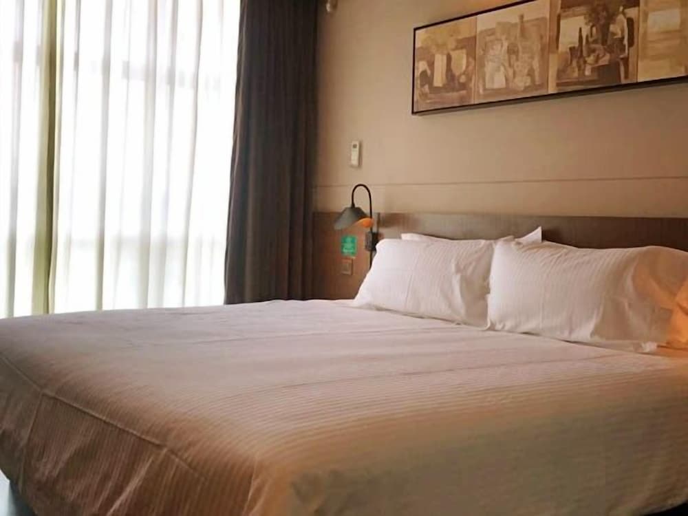 Jinjiang Inn Select Shanghai Safari Pak 8/24
