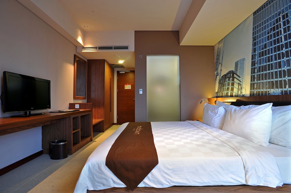 Splendid, King Bed