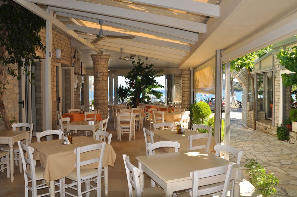 Rouda Bay Beach Hotel 34/50