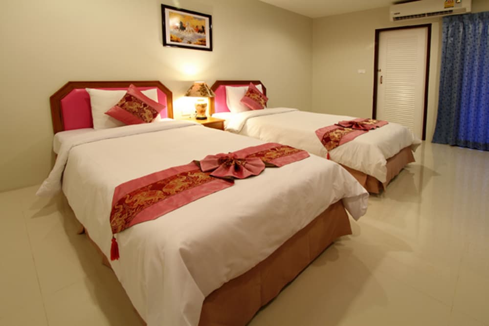 Phuket Airport Inn 30/52