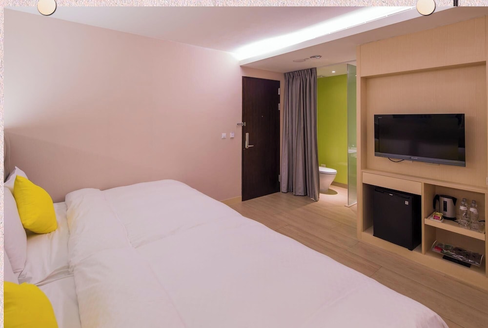 THE CRYSTAL RESORT SUN MOON LAKE 10/50