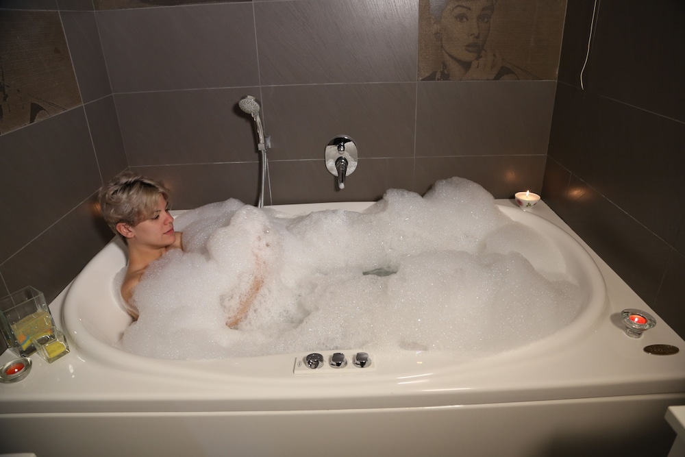Barbarella Hotel 50/50