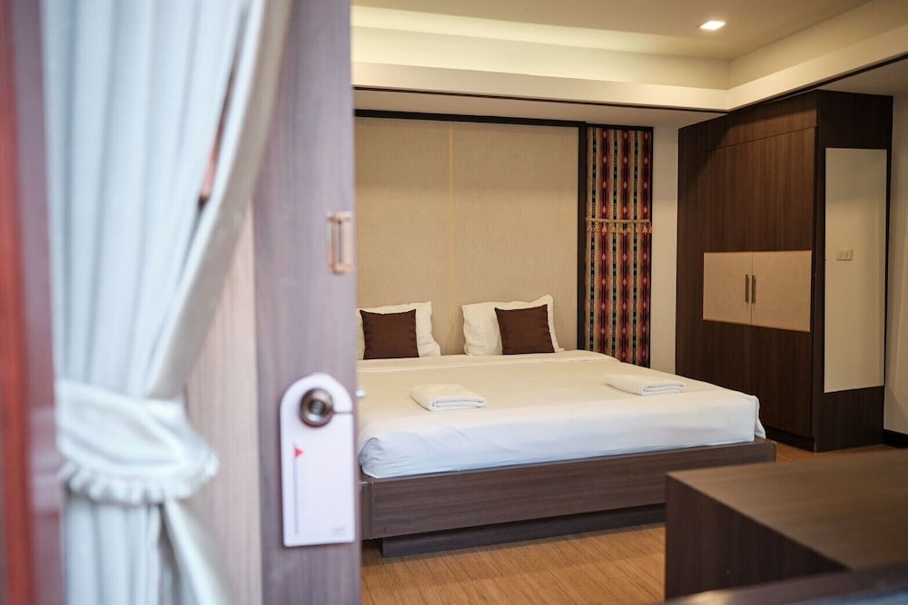 Chorlada Lanna Hotel 15/48