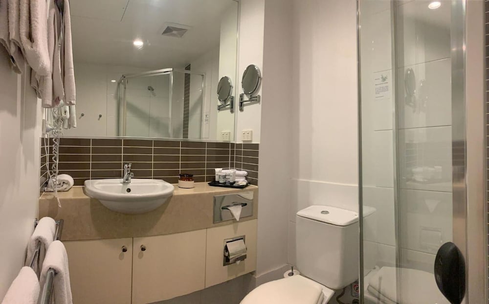AIRPORT ASCOT MOTEL 20/64