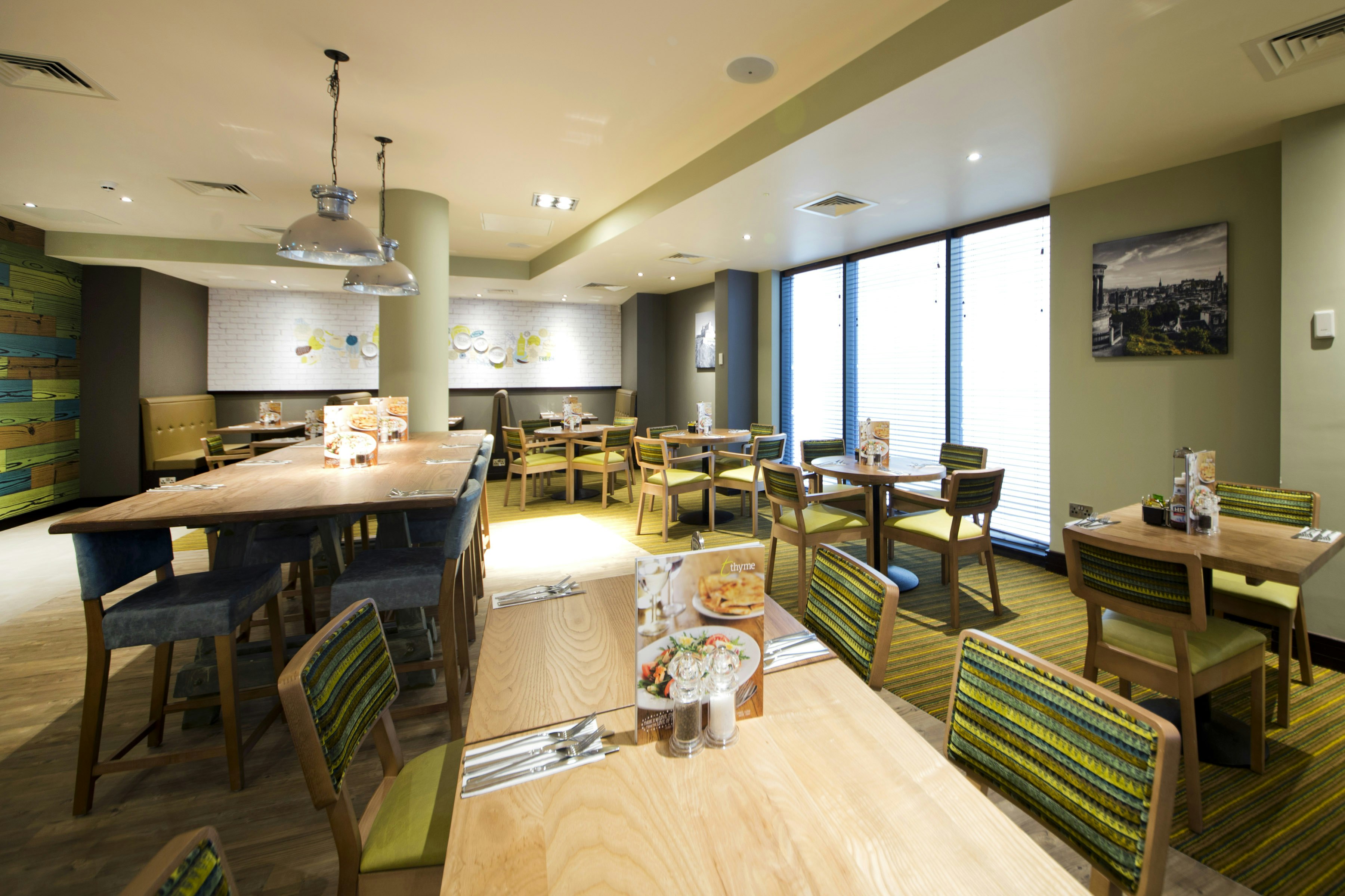 Premier Inn Edinburgh City Centre Royal Mile 23/37