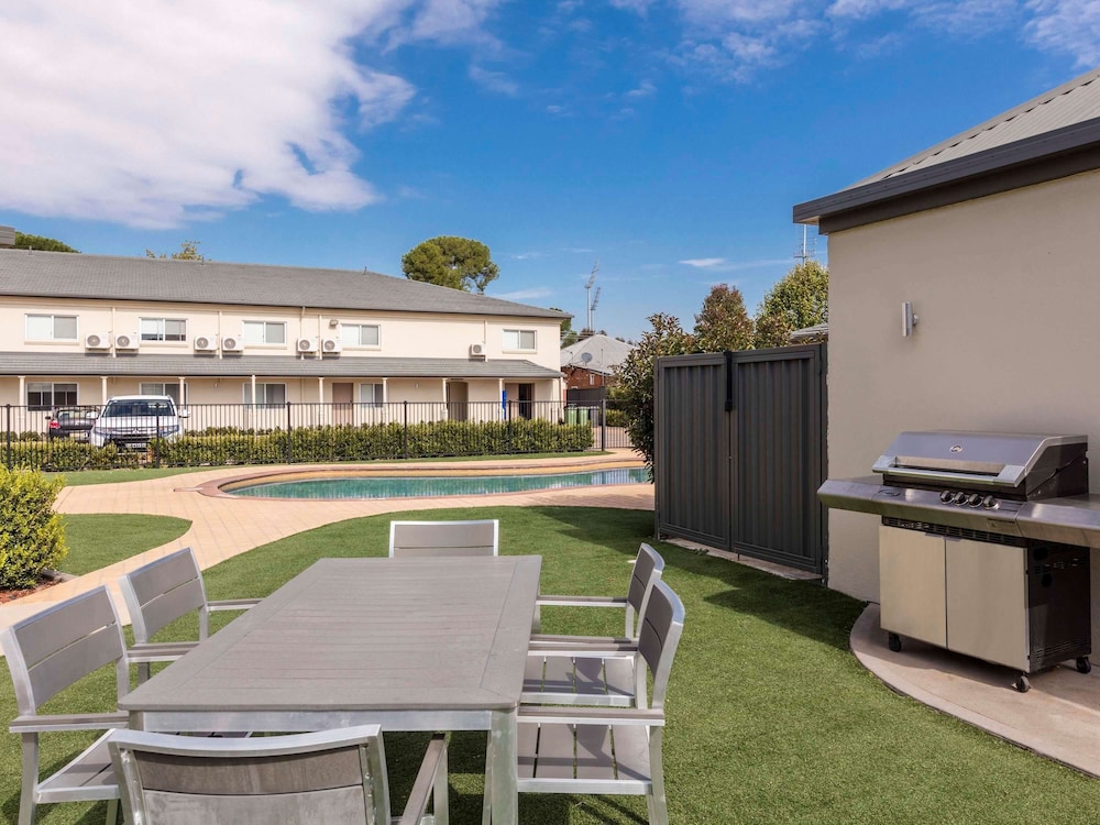 Mercure Wagga Wagga 49/50