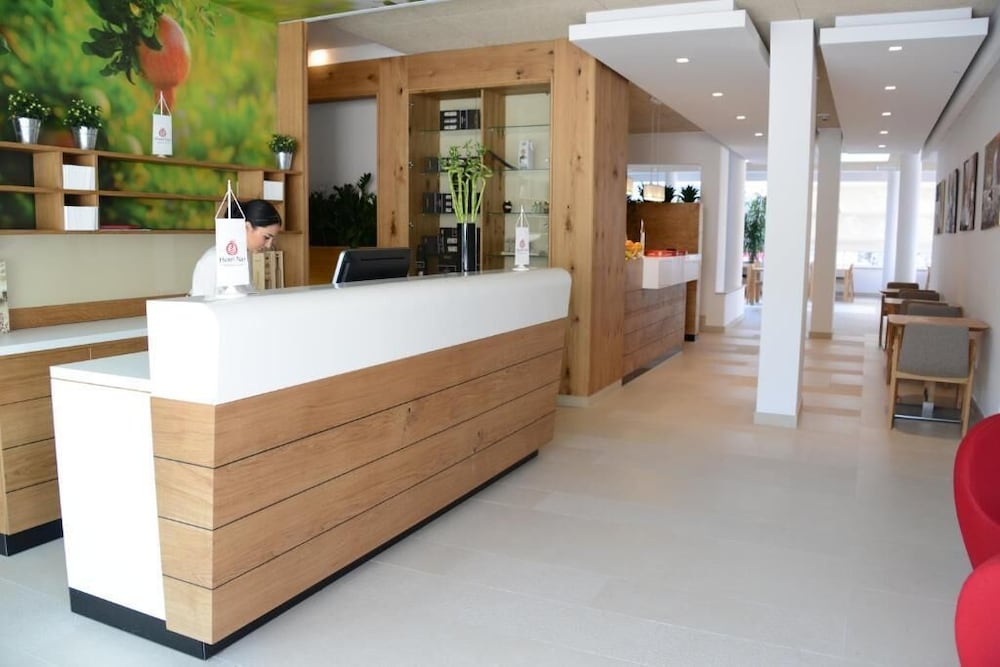 Hotel Nar 6/23