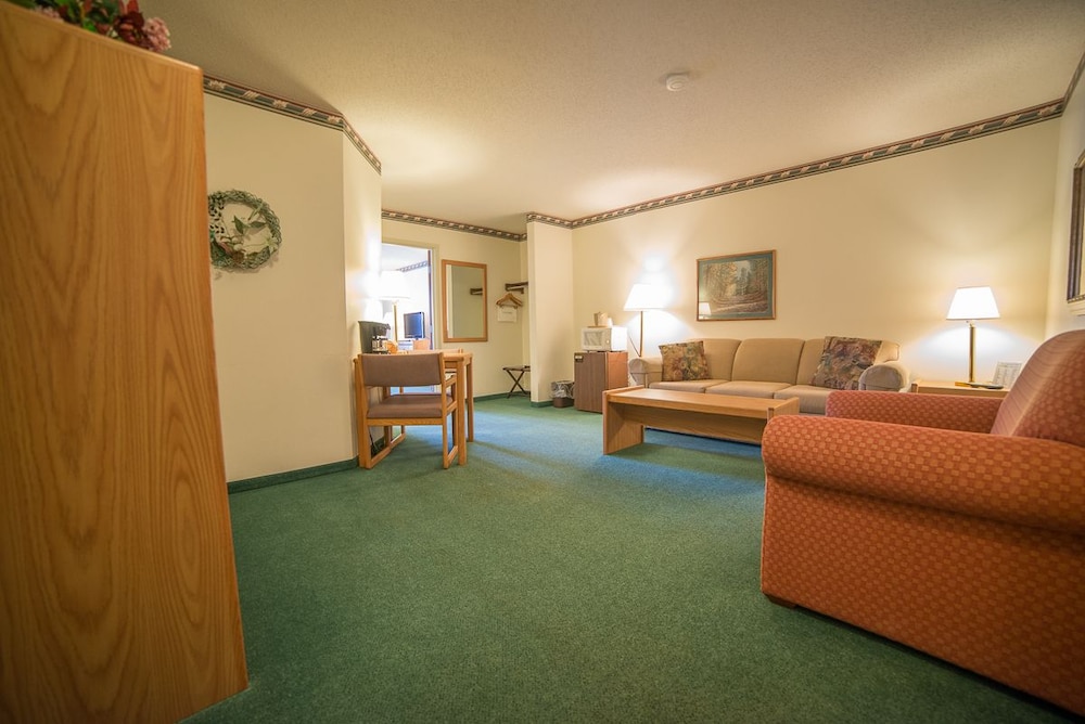 River Valley Inn & Suites 22/37