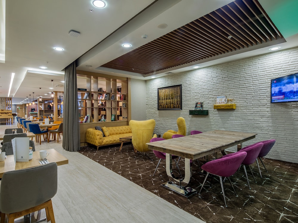Holiday Inn Antalya - Lara 65/78