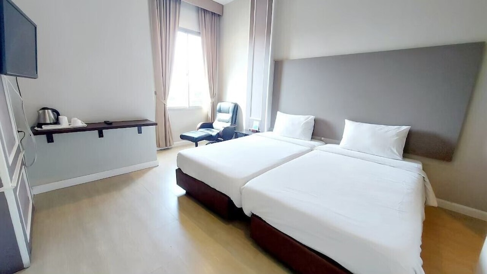 DELUXE, TWIN BEDS