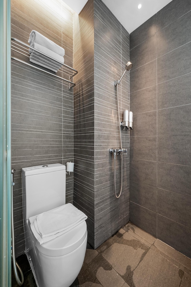 Beverly Hotels Elements 24/27