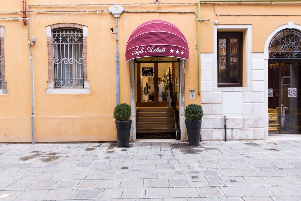 HOTEL AGLI ARTISTI 25/32