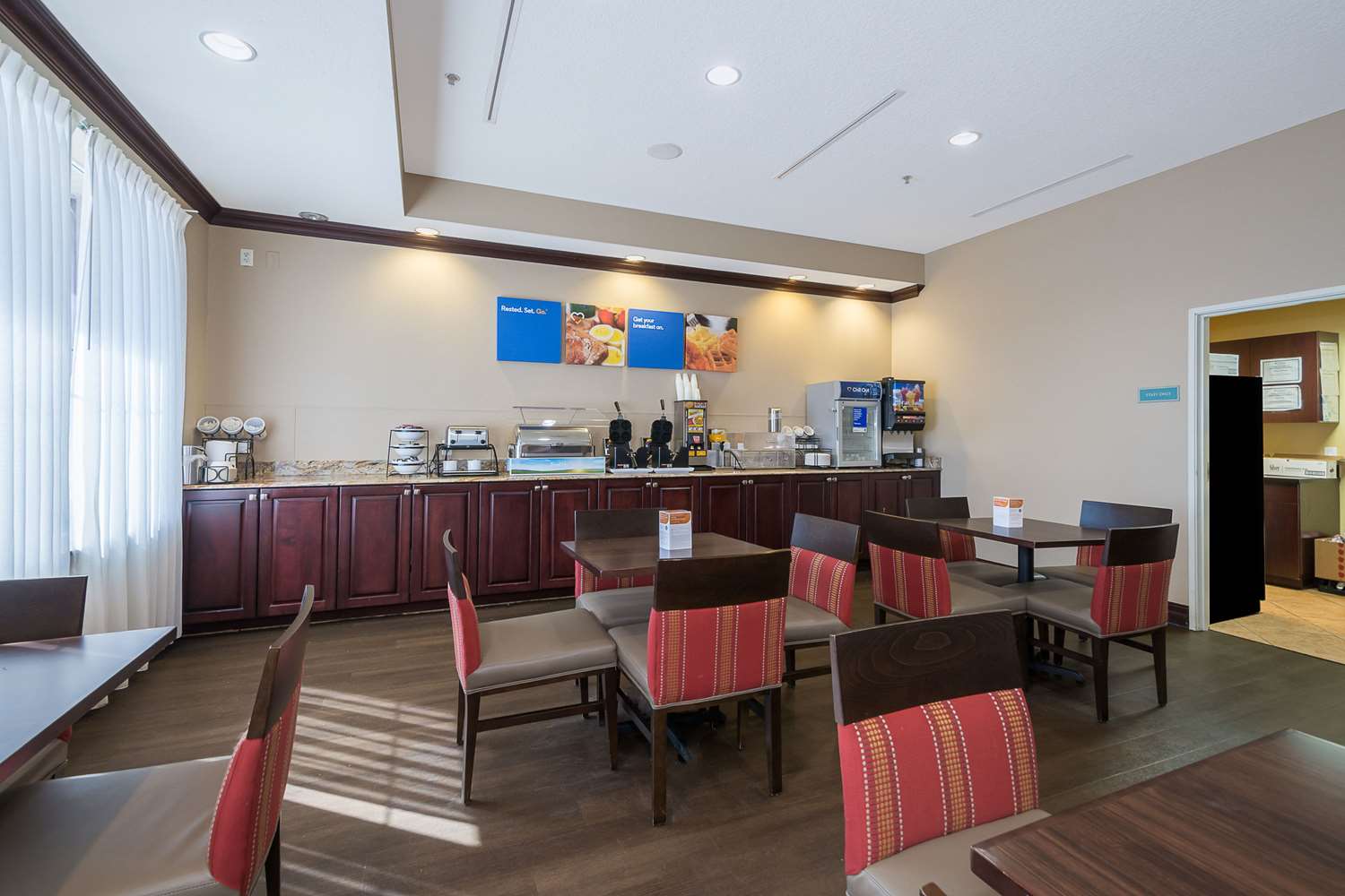 Comfort Inn & Suites Maingate South 13/19