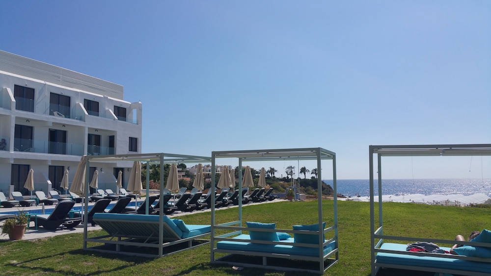 Maricas Boutique Hotel 56/65